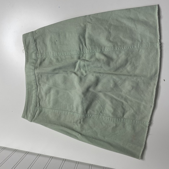 Sage green mini skirt, size extra small, in perfect condition never worn - Picture 4 of 4